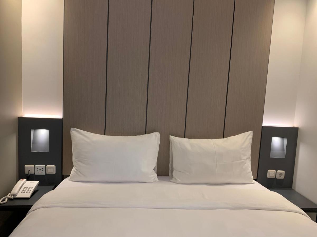 Hayo Hotel Palembang Exterior foto